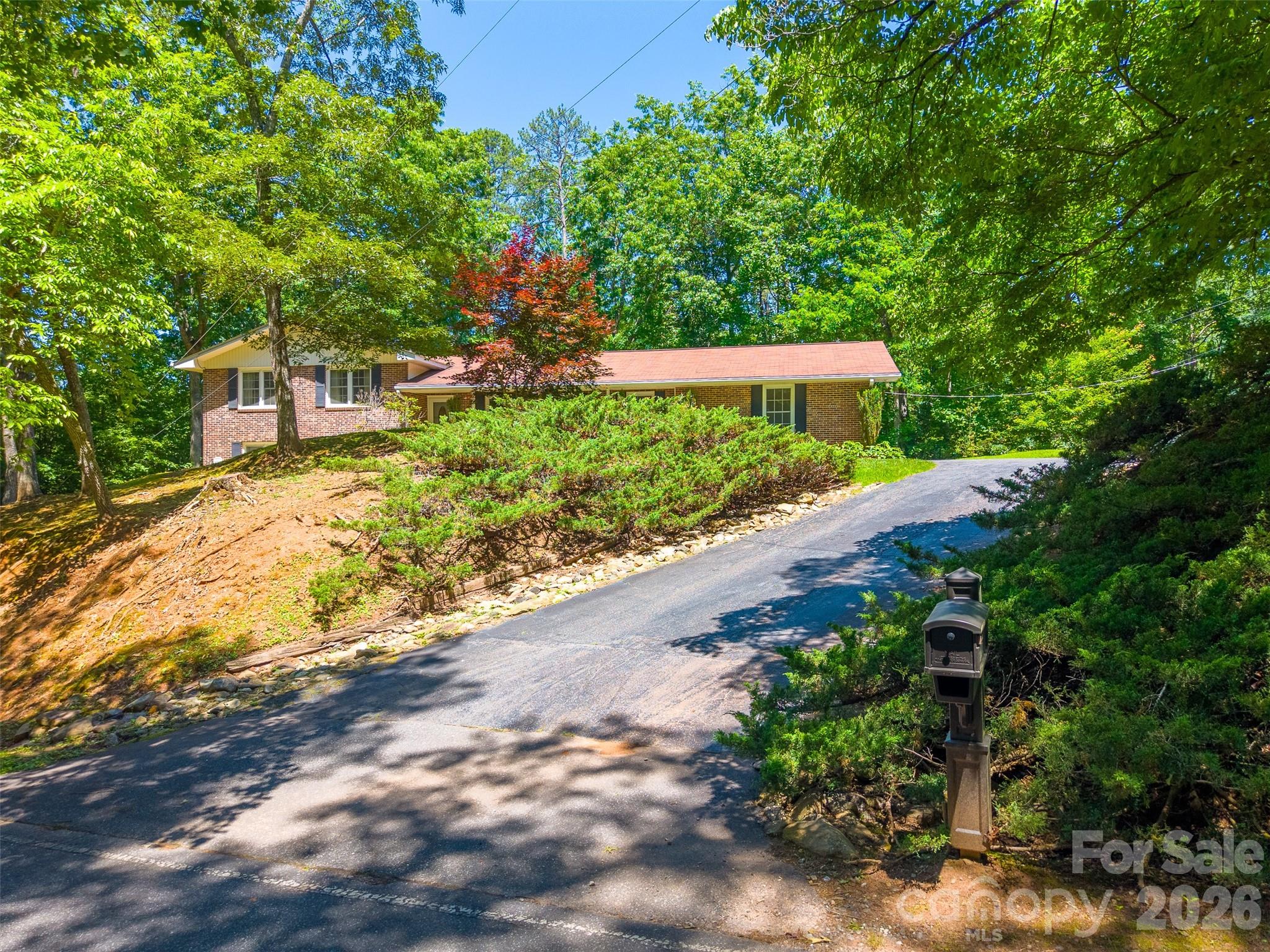 1747 University Heights Road Property Photo 2