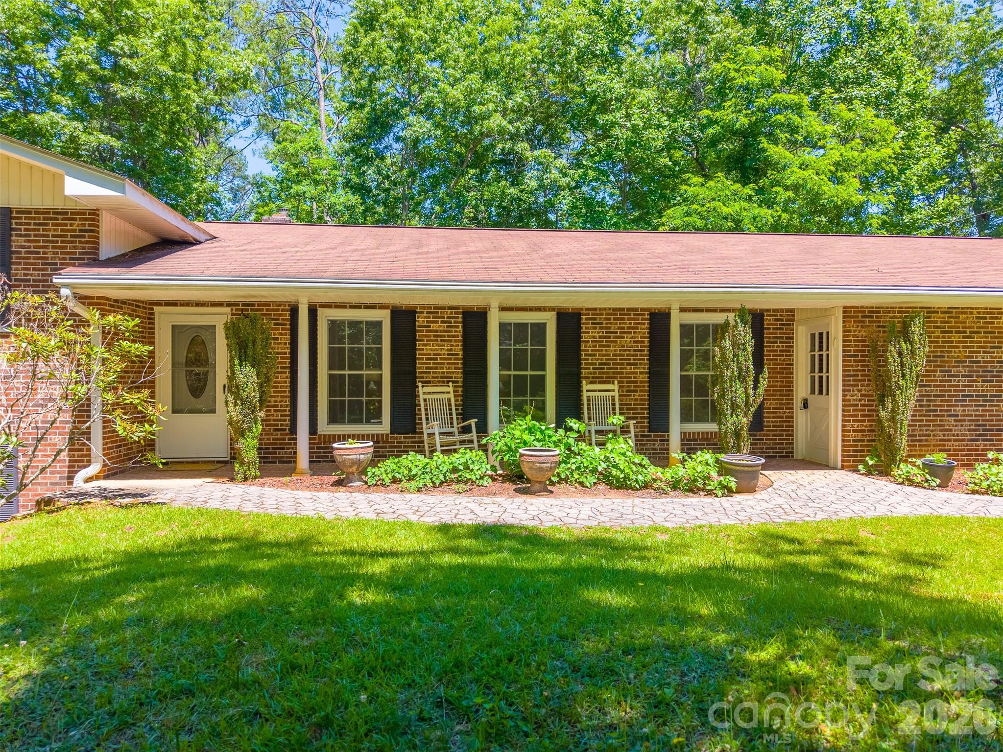 1747 University Heights Road Property Photo 4