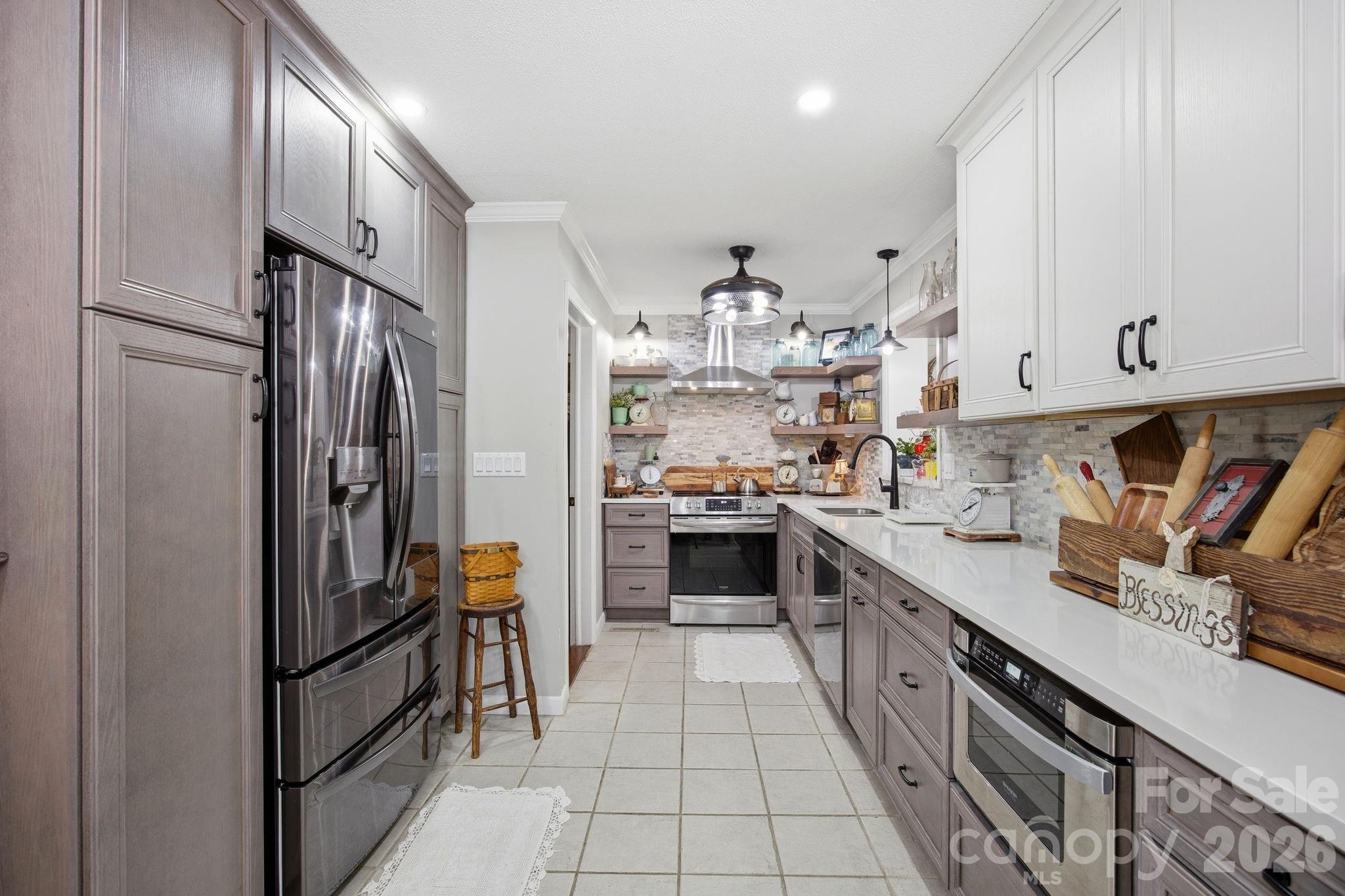 805 Pine Hill Drive Property Photo 18