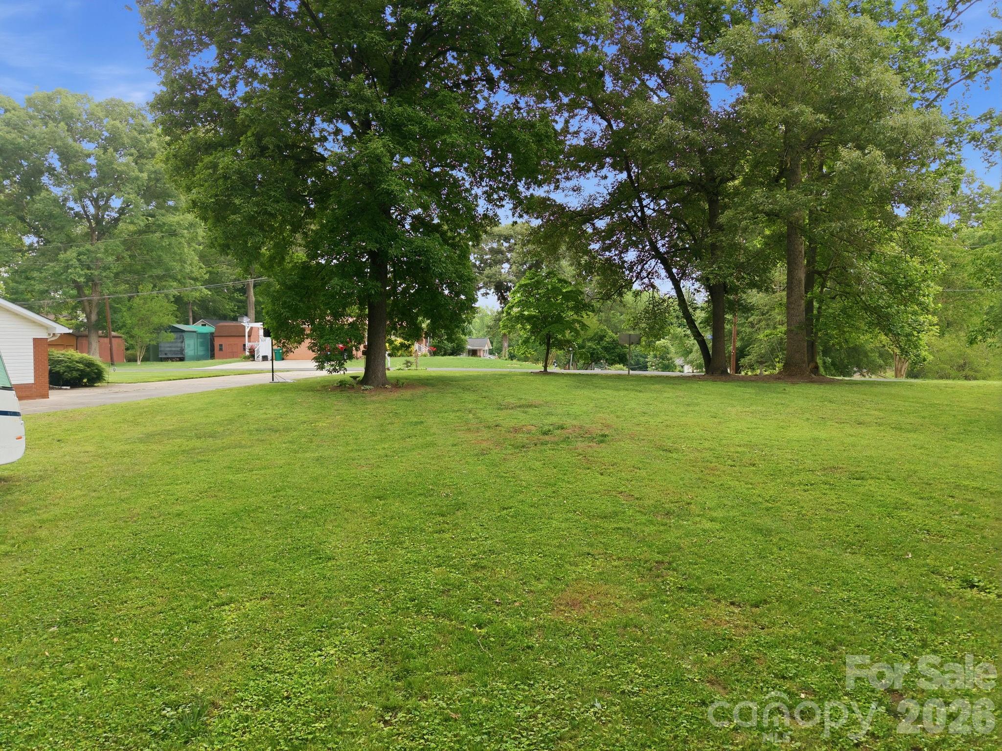 805 Pine Hill Drive Property Photo 43