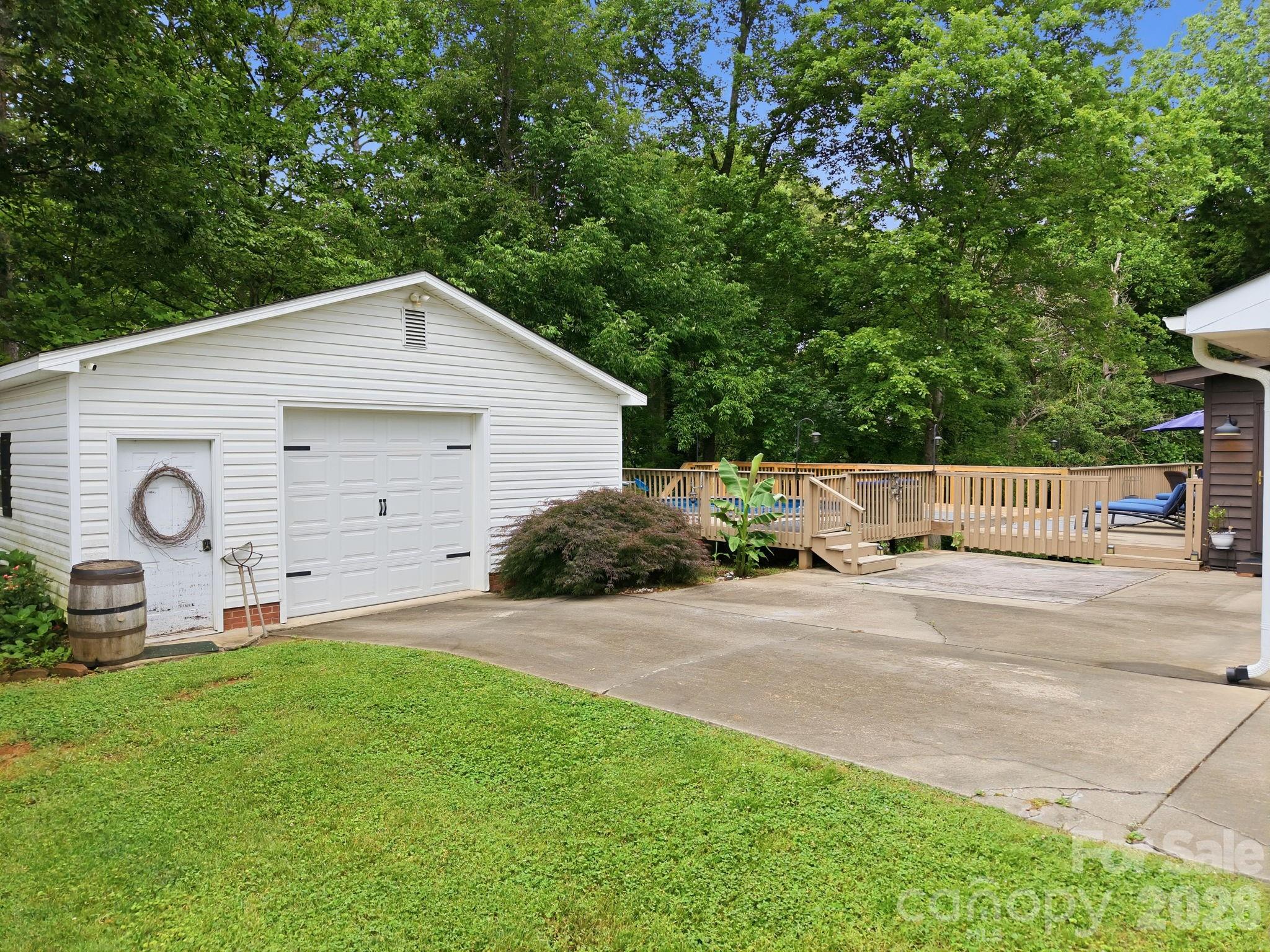 805 Pine Hill Drive Property Photo 44