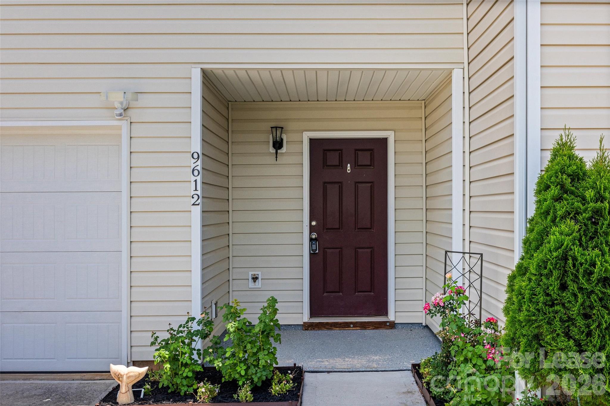 9612 Brackenview Court Property Photo 2