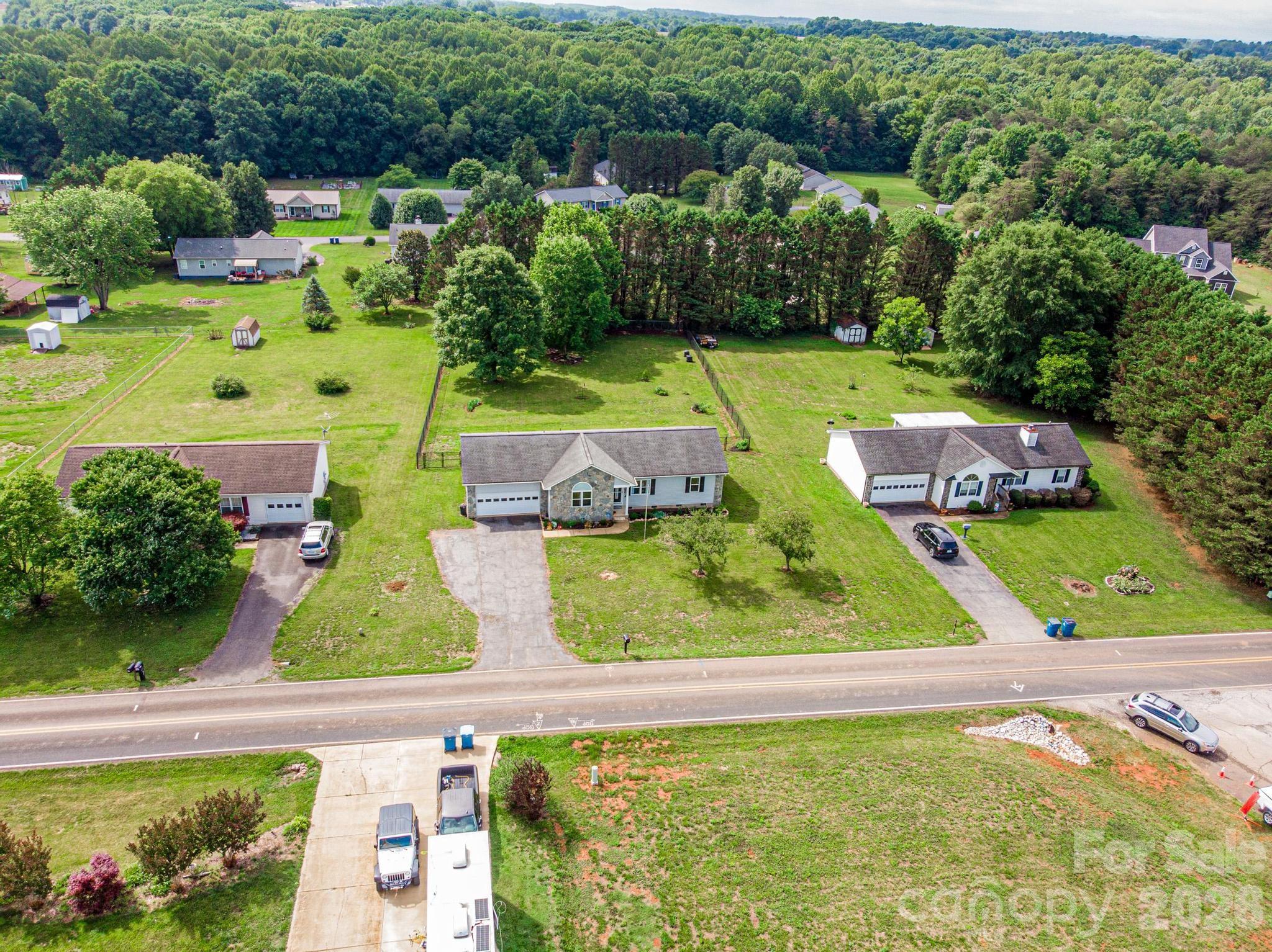 495 Drumstand Road Property Photo 2