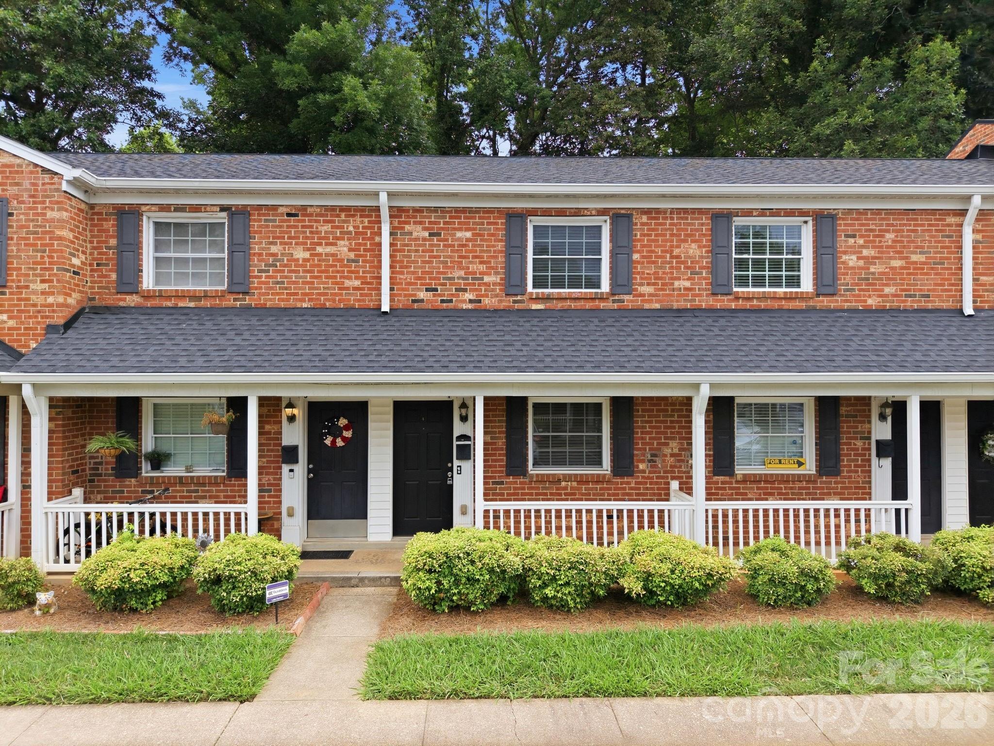 1215 Green Oaks Lane I Property Photo 4