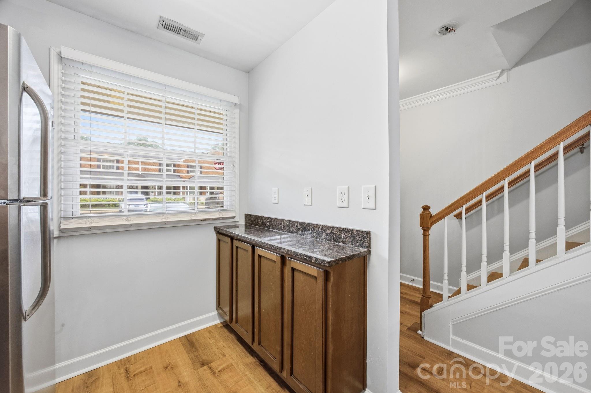 1215 Green Oaks Lane I Property Photo 8