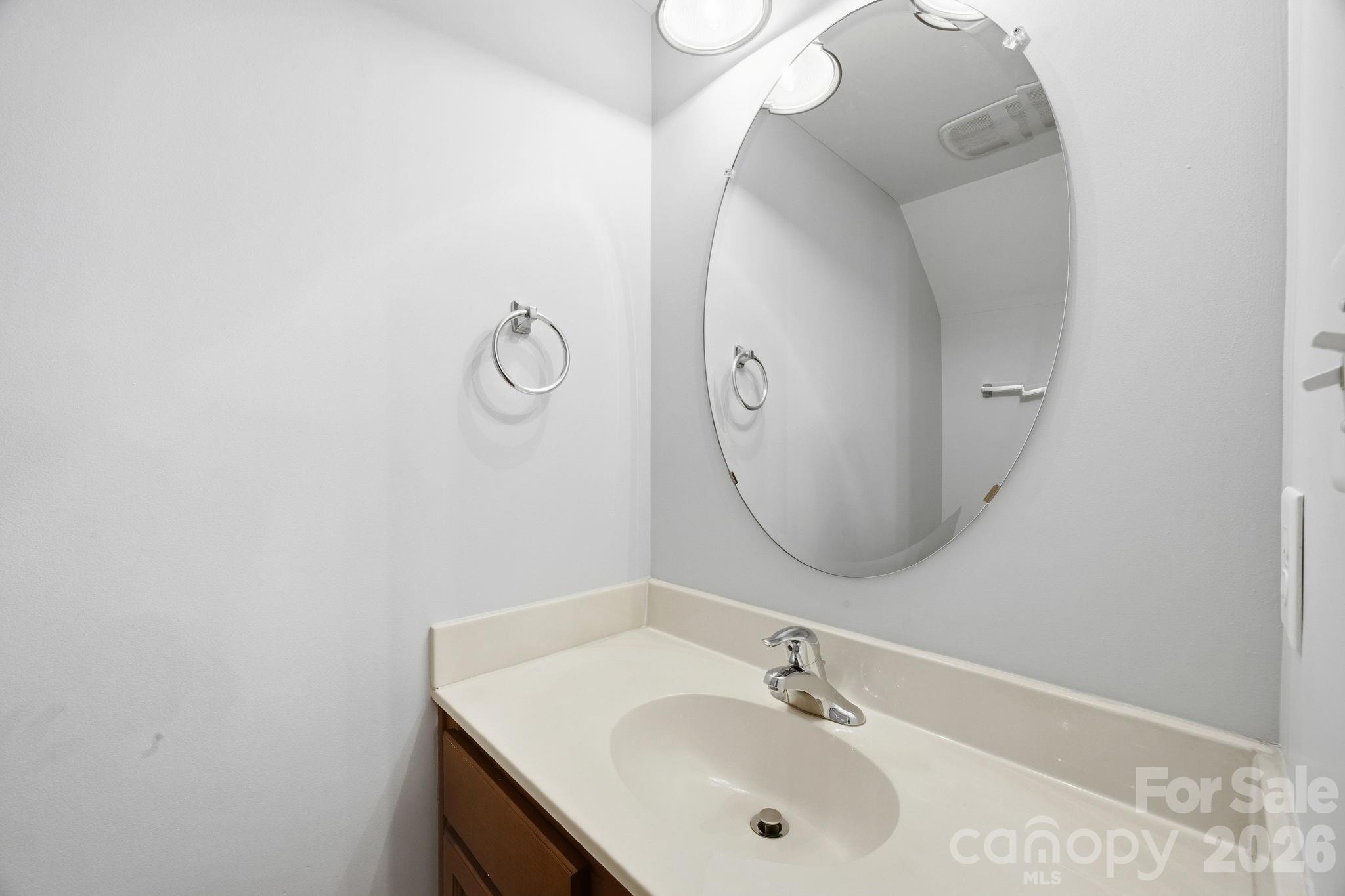 1215 Green Oaks Lane I Property Photo 11