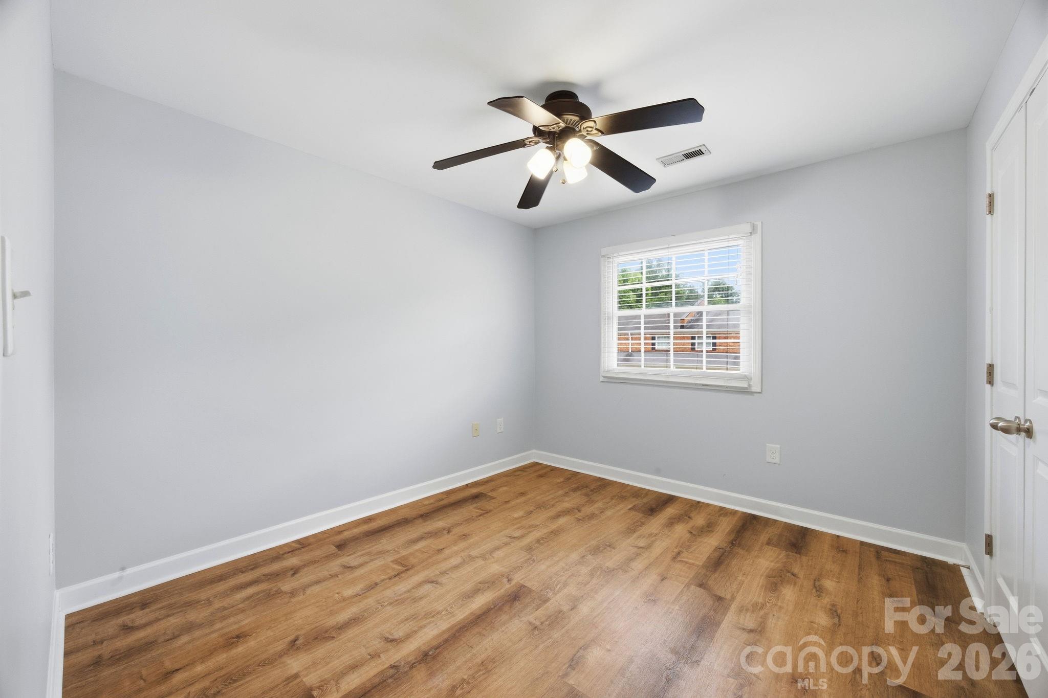 1215 Green Oaks Lane I Property Photo 16