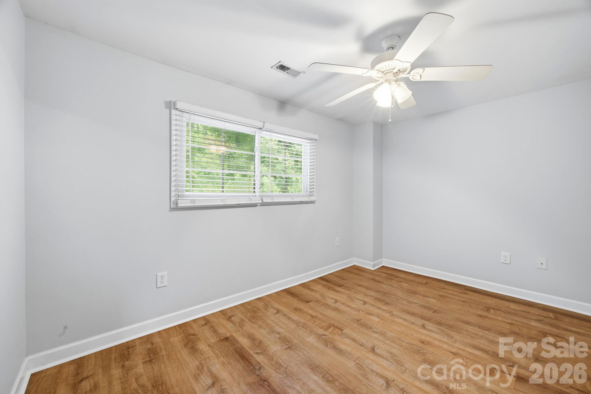 1215 Green Oaks Lane I Property Photo 18