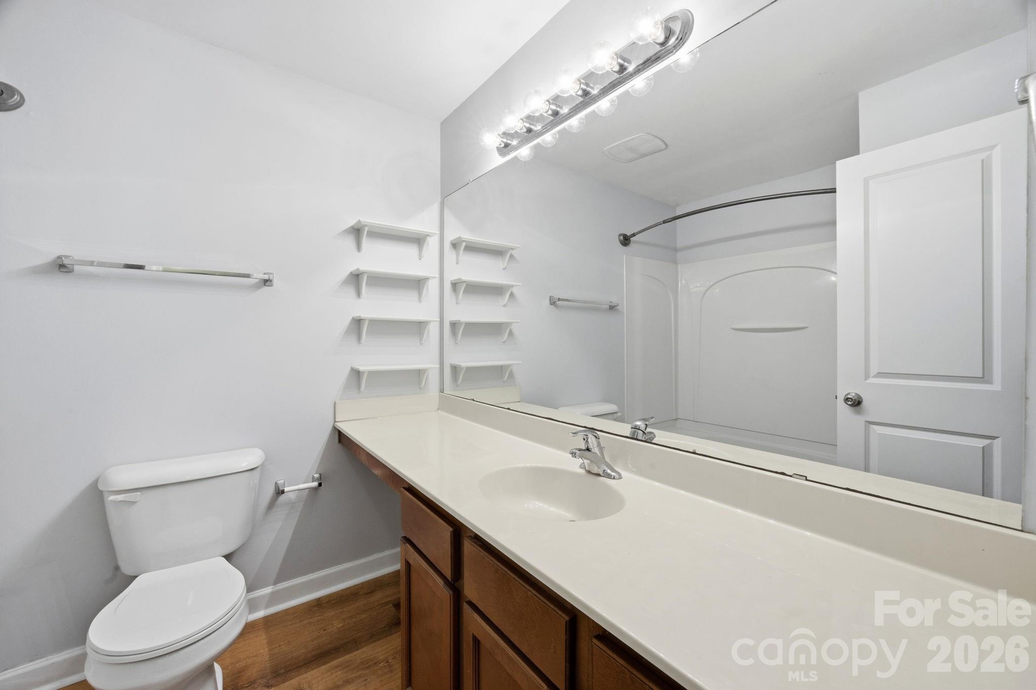 1215 Green Oaks Lane I Property Photo 20
