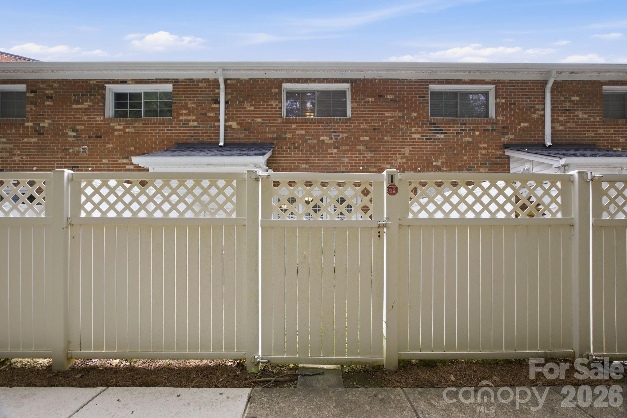 1215 Green Oaks Lane I Property Photo 24