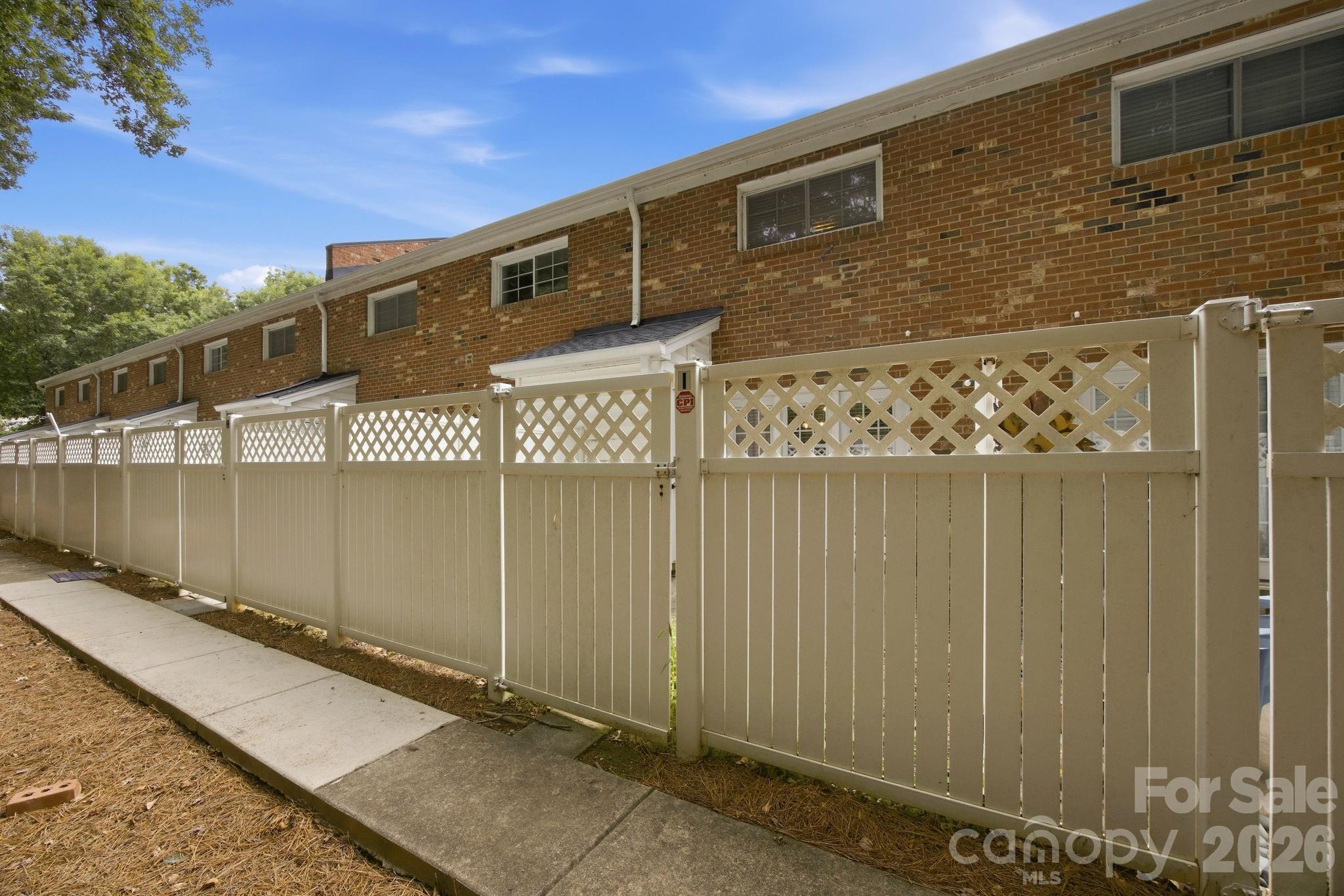 1215 Green Oaks Lane I Property Photo 25