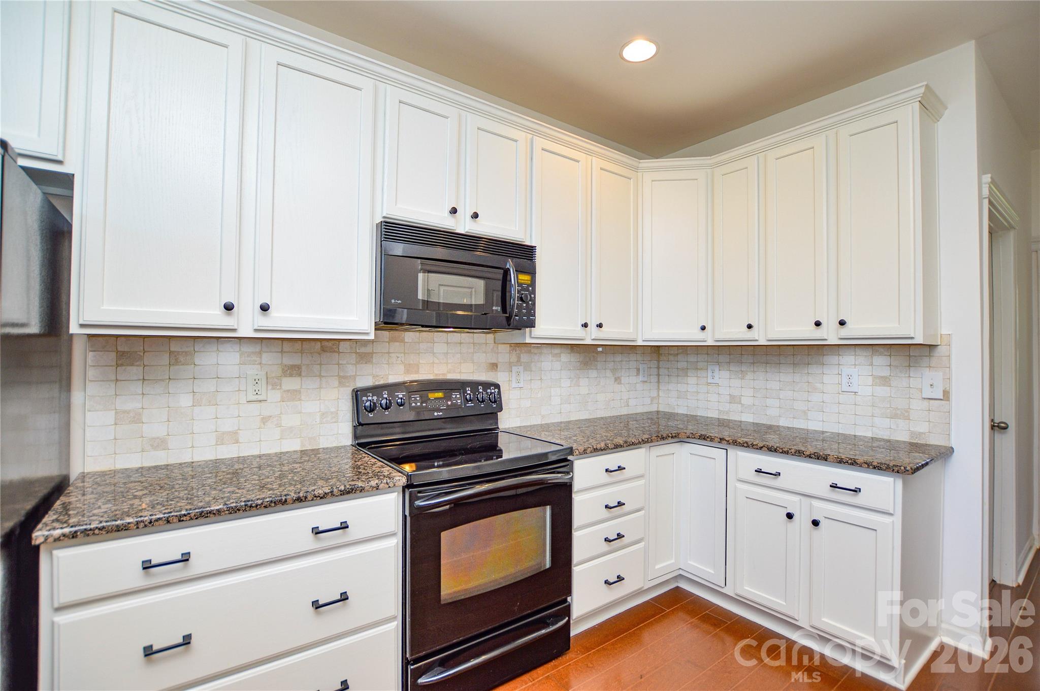 4625 Triumph Drive Property Photo 16
