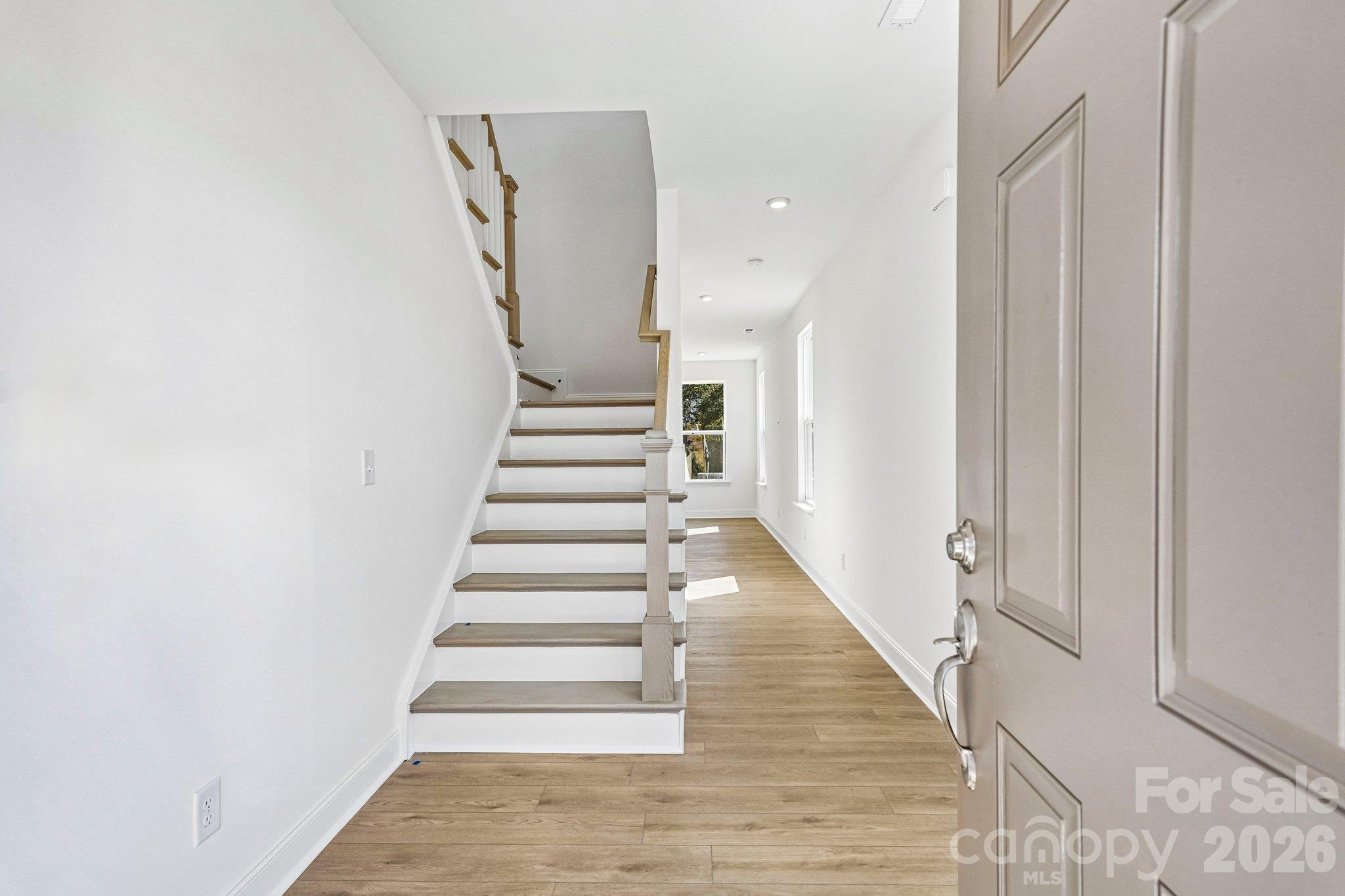 109 Plover Lane Property Photo 3