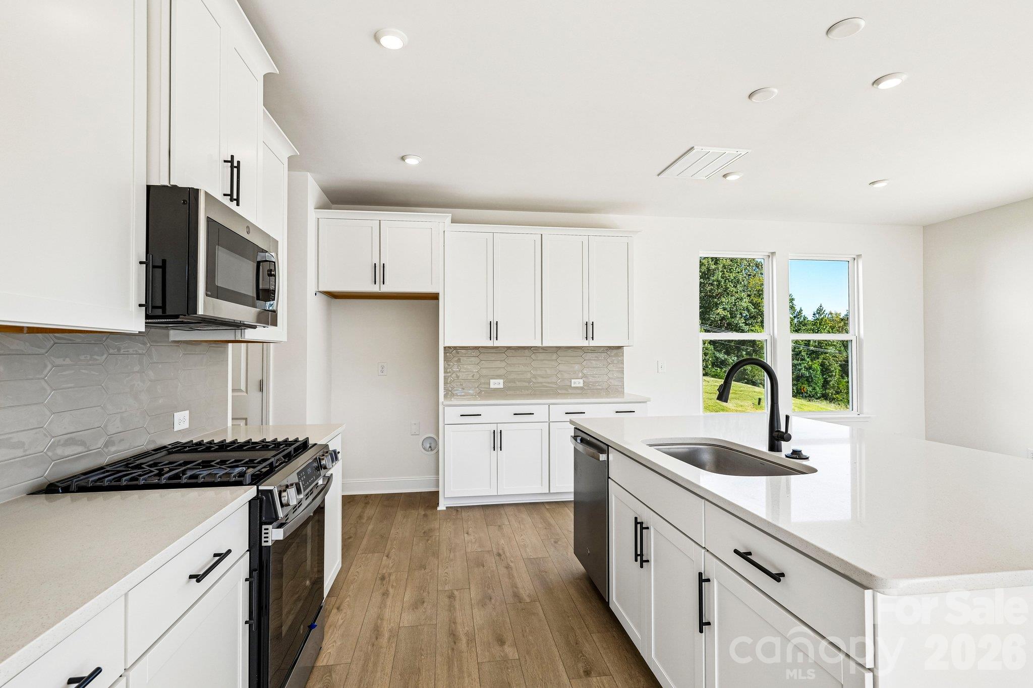 109 Plover Lane Property Photo 9