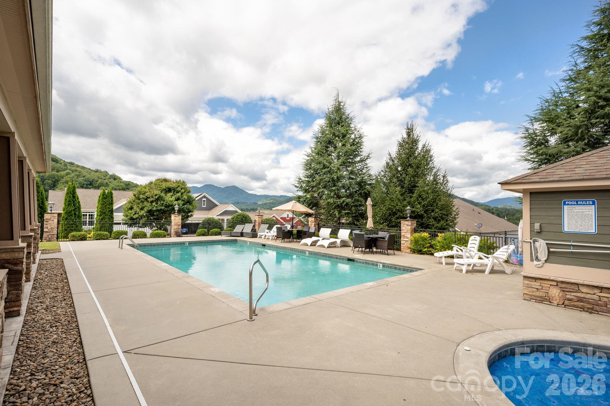 45 Dreambird Drive Property Photo 2