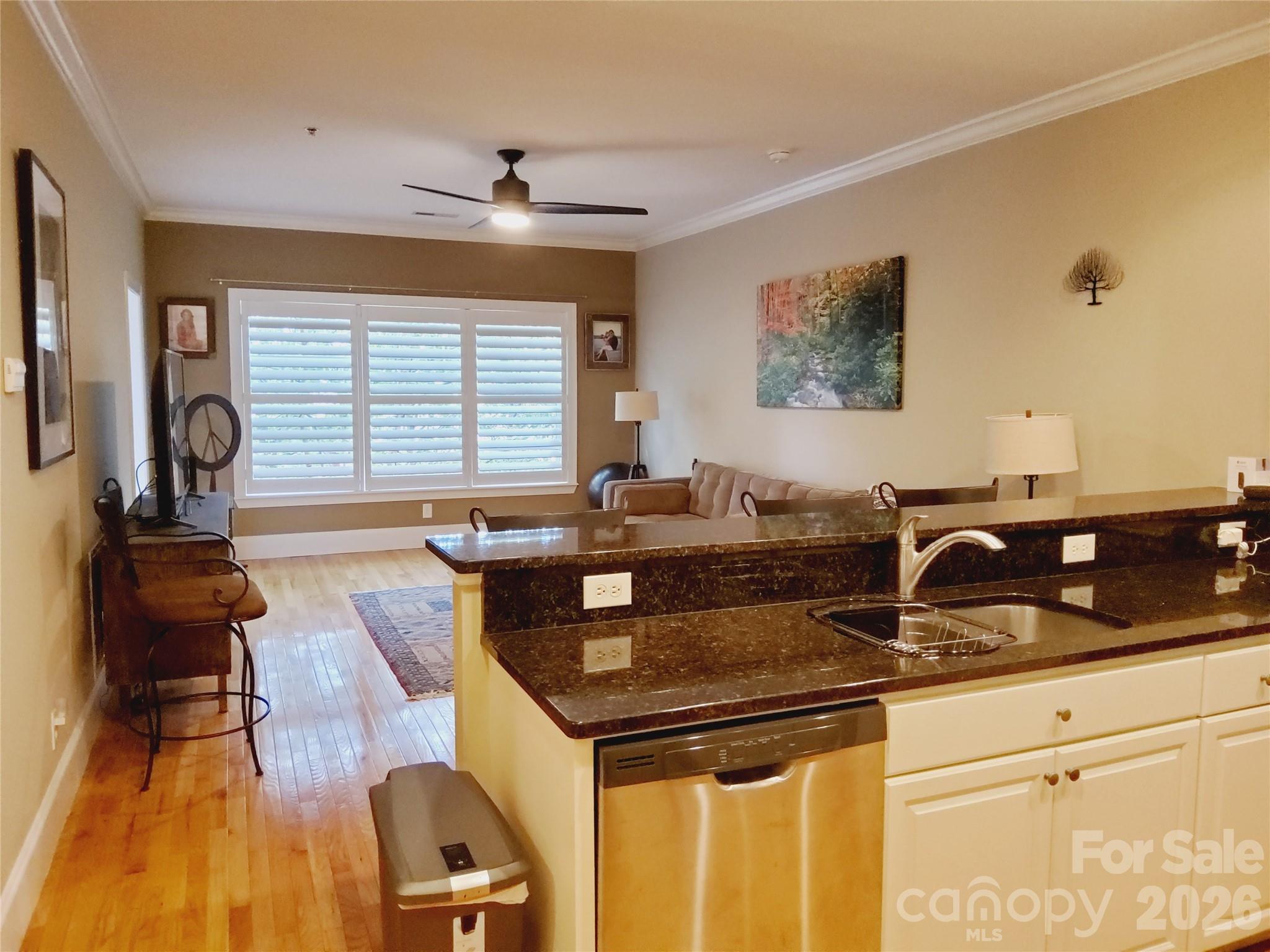 155 S Lexington Avenue 203 Property Photo 1