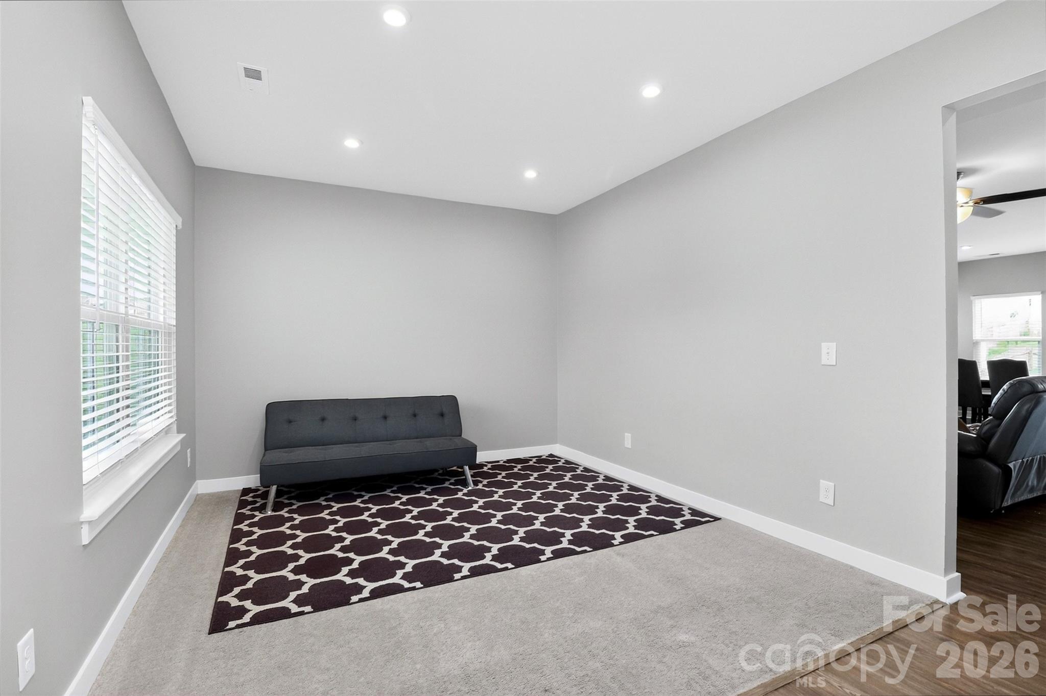 2030 Sewall Avenue Property Photo 5