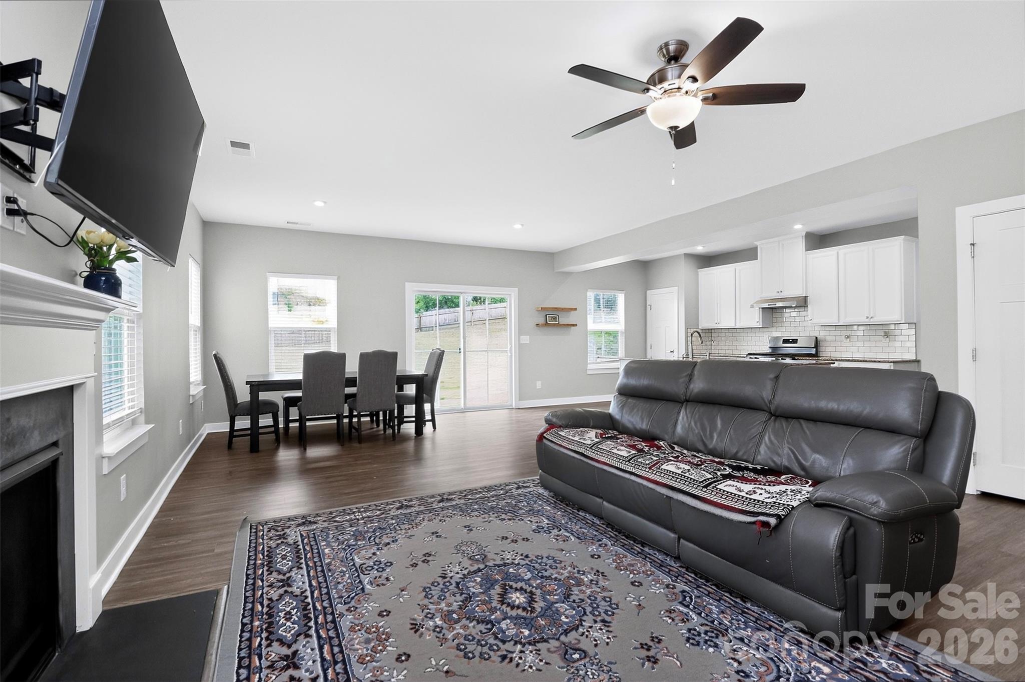 2030 Sewall Avenue Property Photo 8