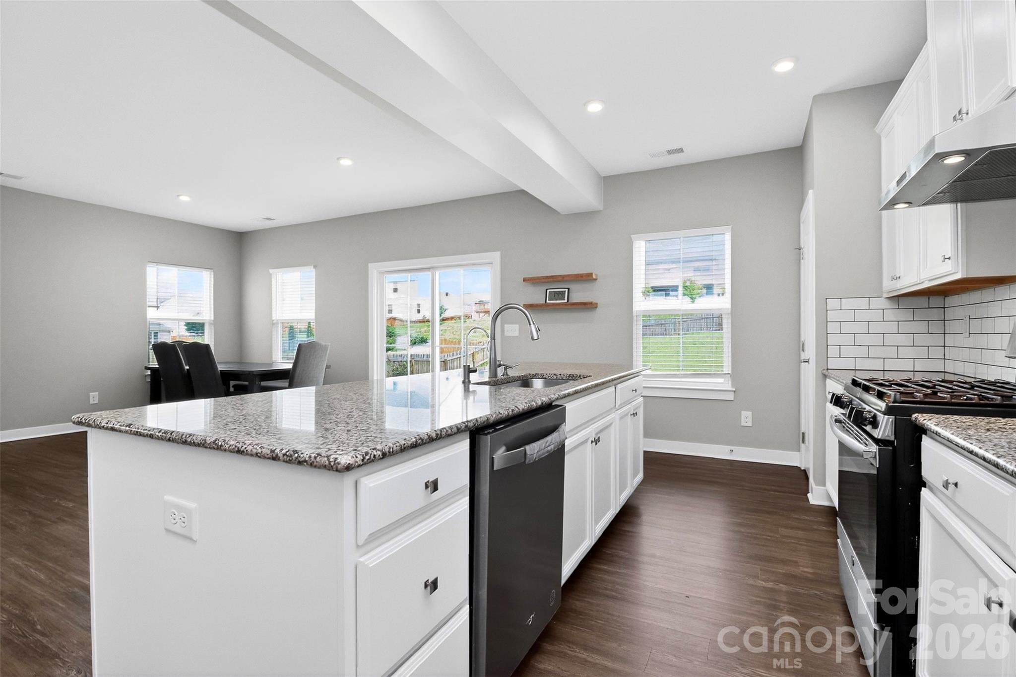 2030 Sewall Avenue Property Photo 13