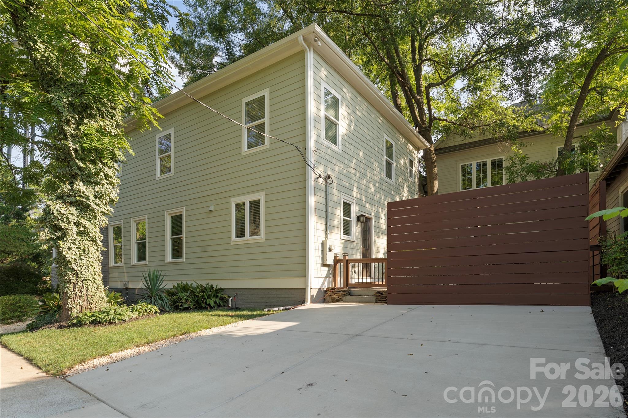 429 Pecan Avenue Property Photo 3
