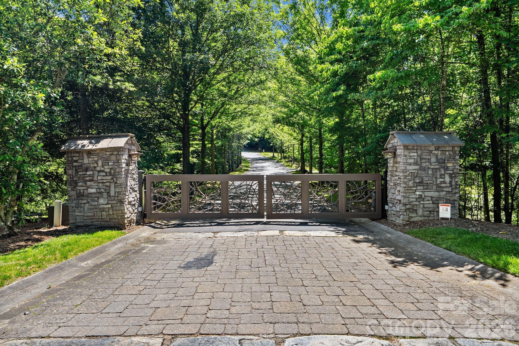 472 Mills River Way Property Photo 30