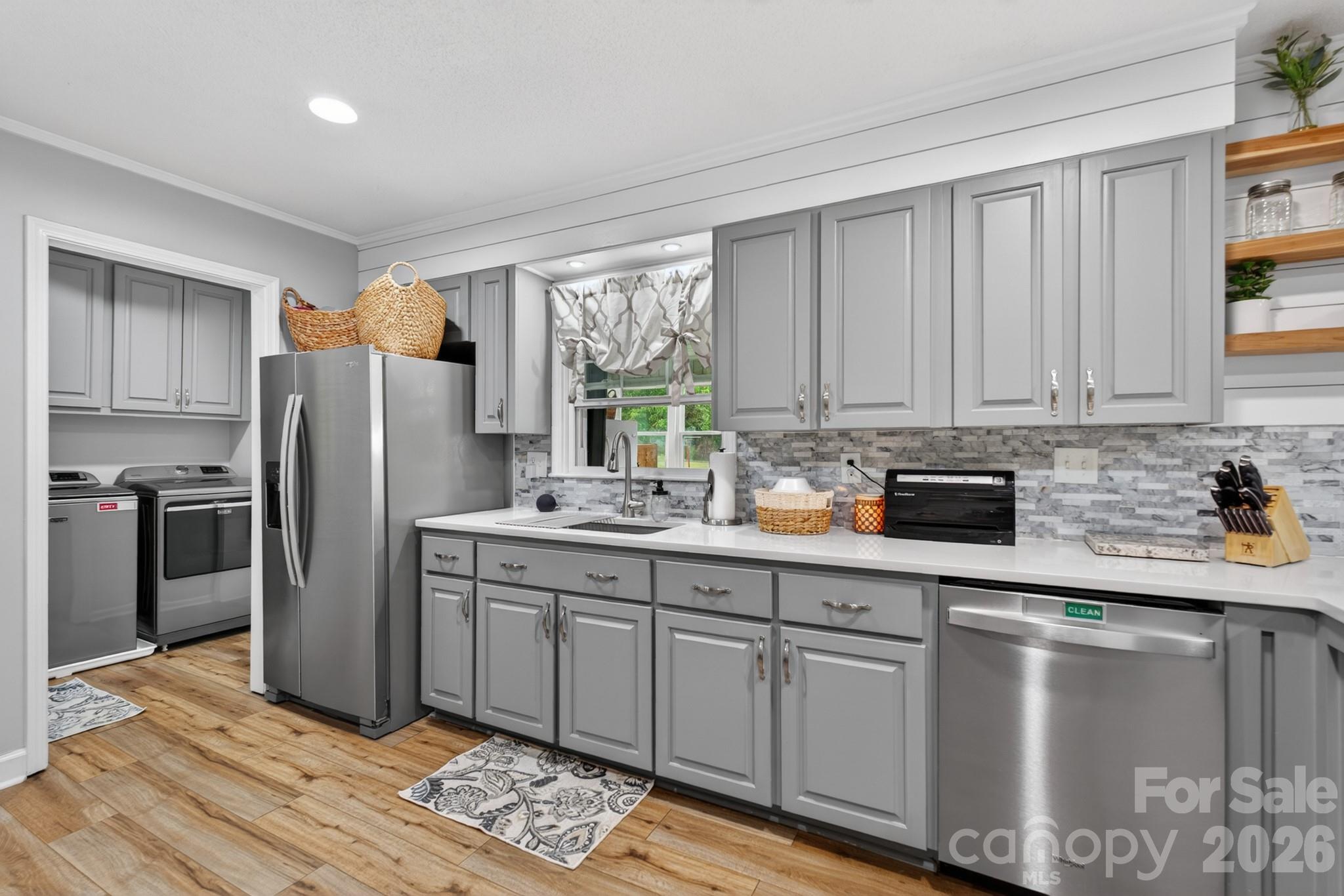1172 Rainbow Circle Property Photo 5