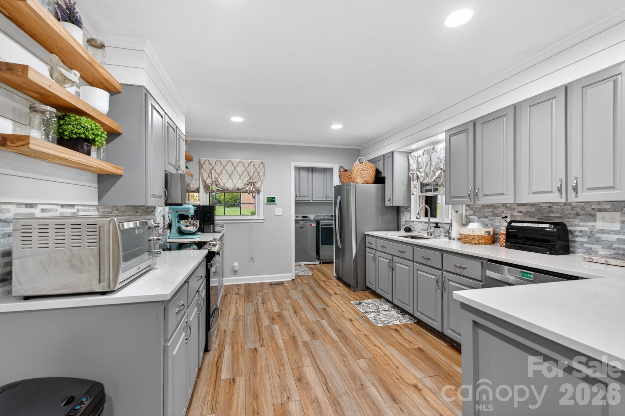 1172 Rainbow Circle Property Photo 8