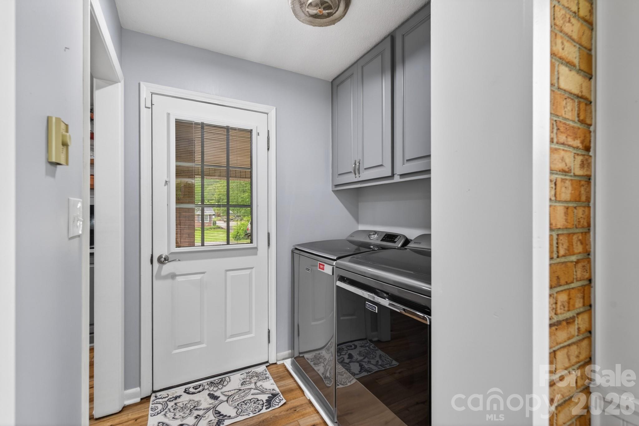 1172 Rainbow Circle Property Photo 9