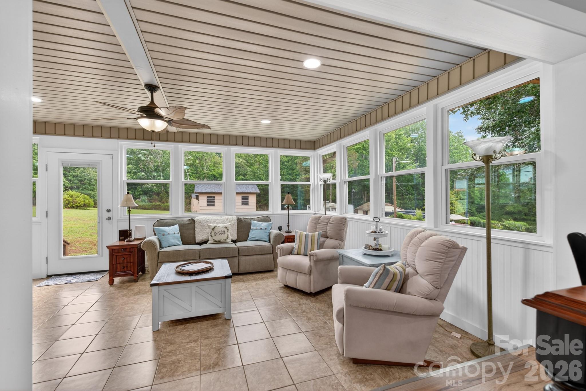 1172 Rainbow Circle Property Photo 14