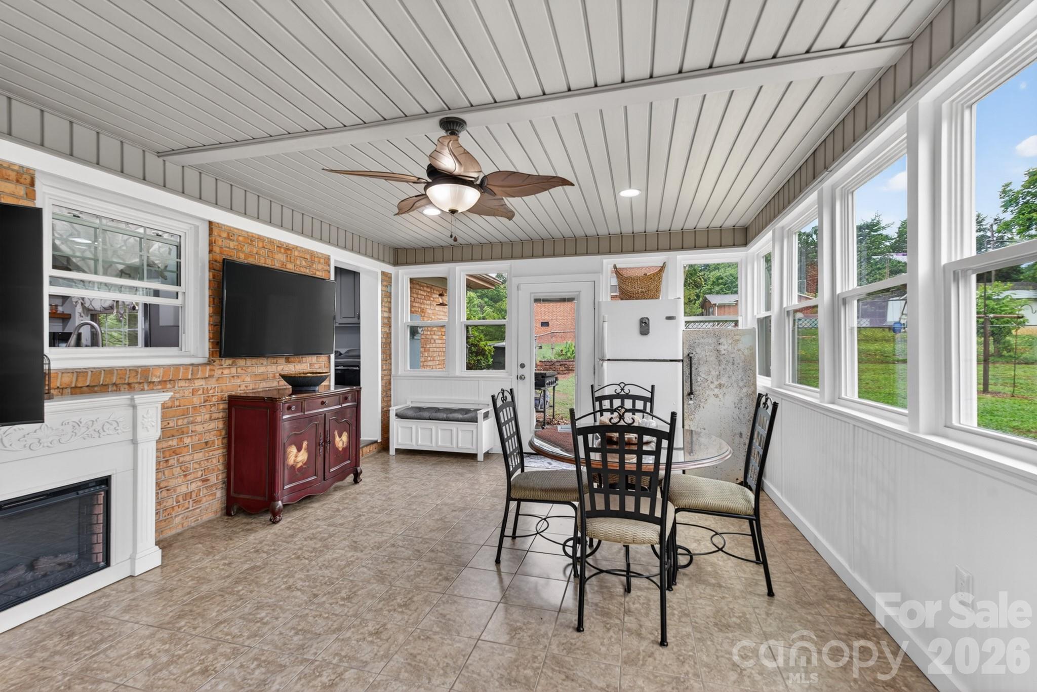 1172 Rainbow Circle Property Photo 16