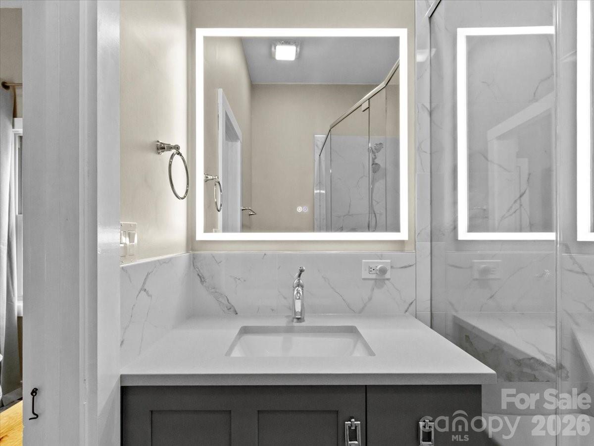 30 Club Villa Court B2 Property Photo 32