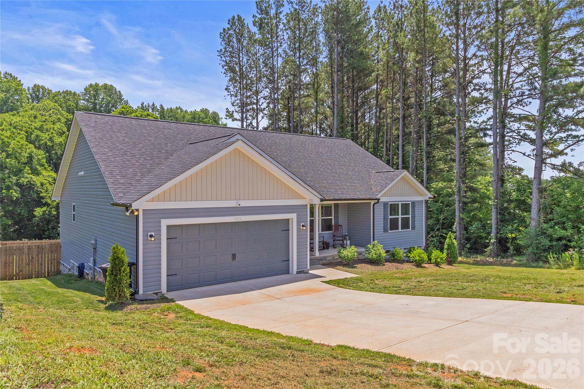 2412 Mintew Circle Property Photo 2