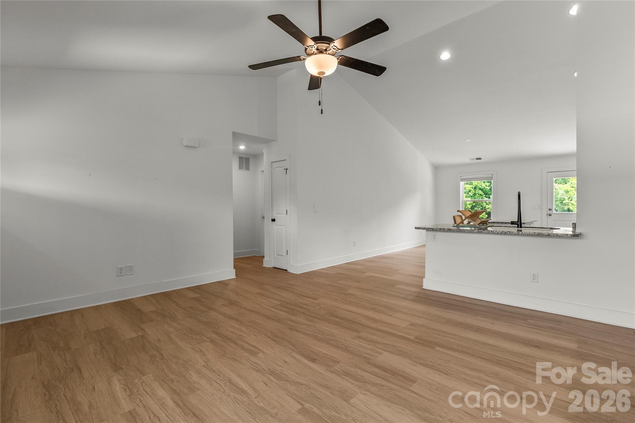 2412 Mintew Circle Property Photo 8