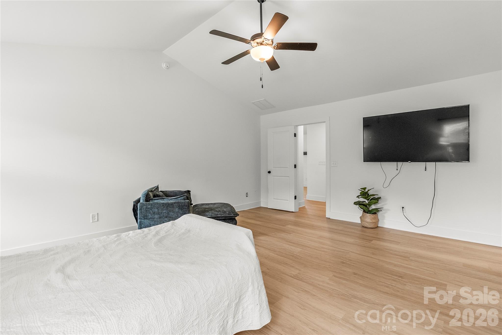 2412 Mintew Circle Property Photo 34