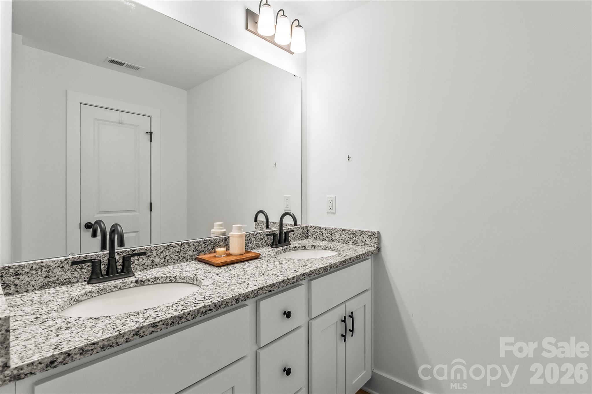 2412 Mintew Circle Property Photo 38
