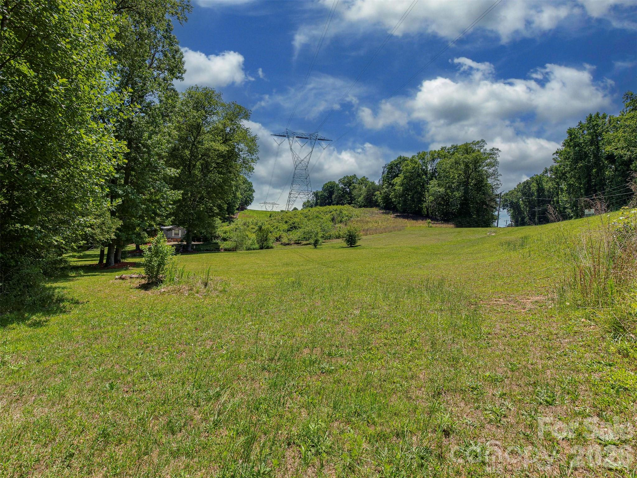3901 Hickory Highway Property Photo 1