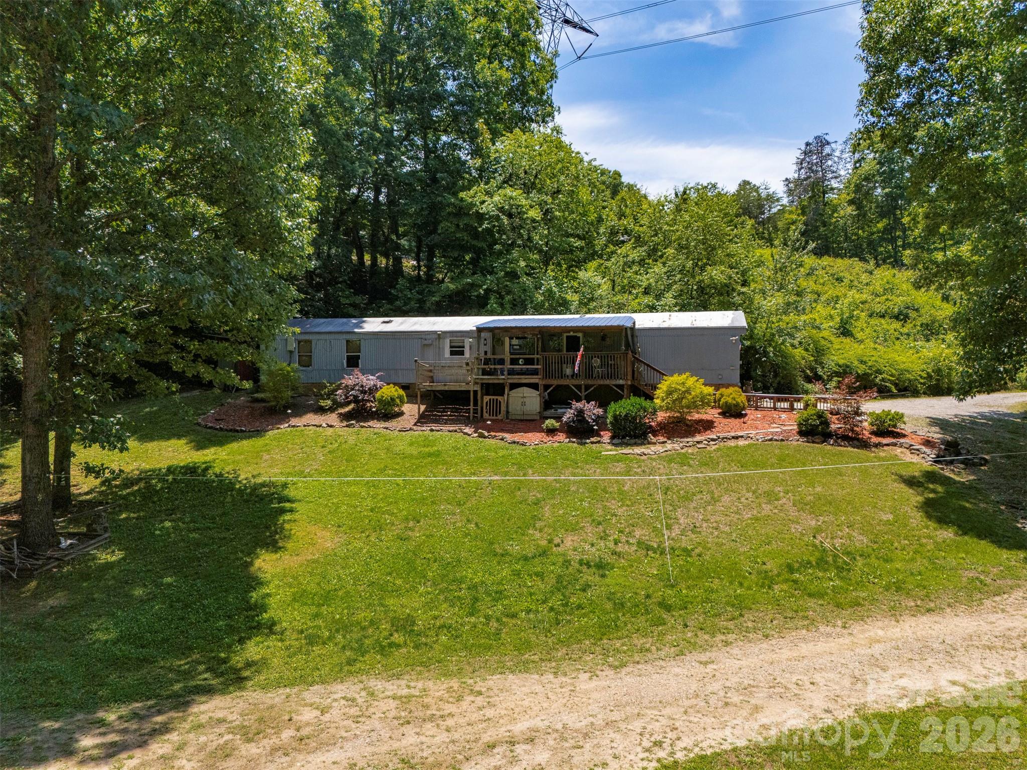 3901 Hickory Highway Property Photo 2