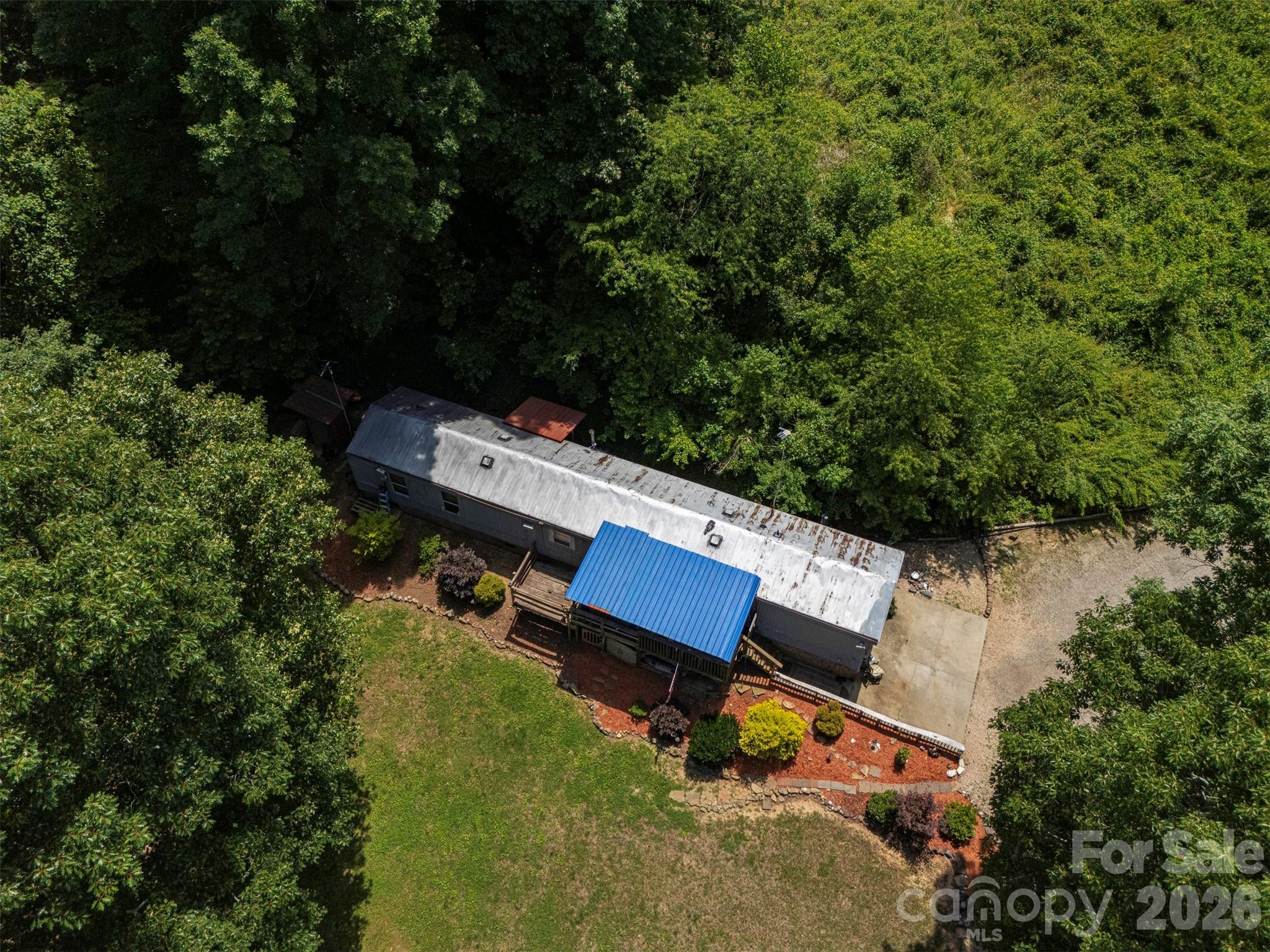 3901 Hickory Highway Property Photo 4