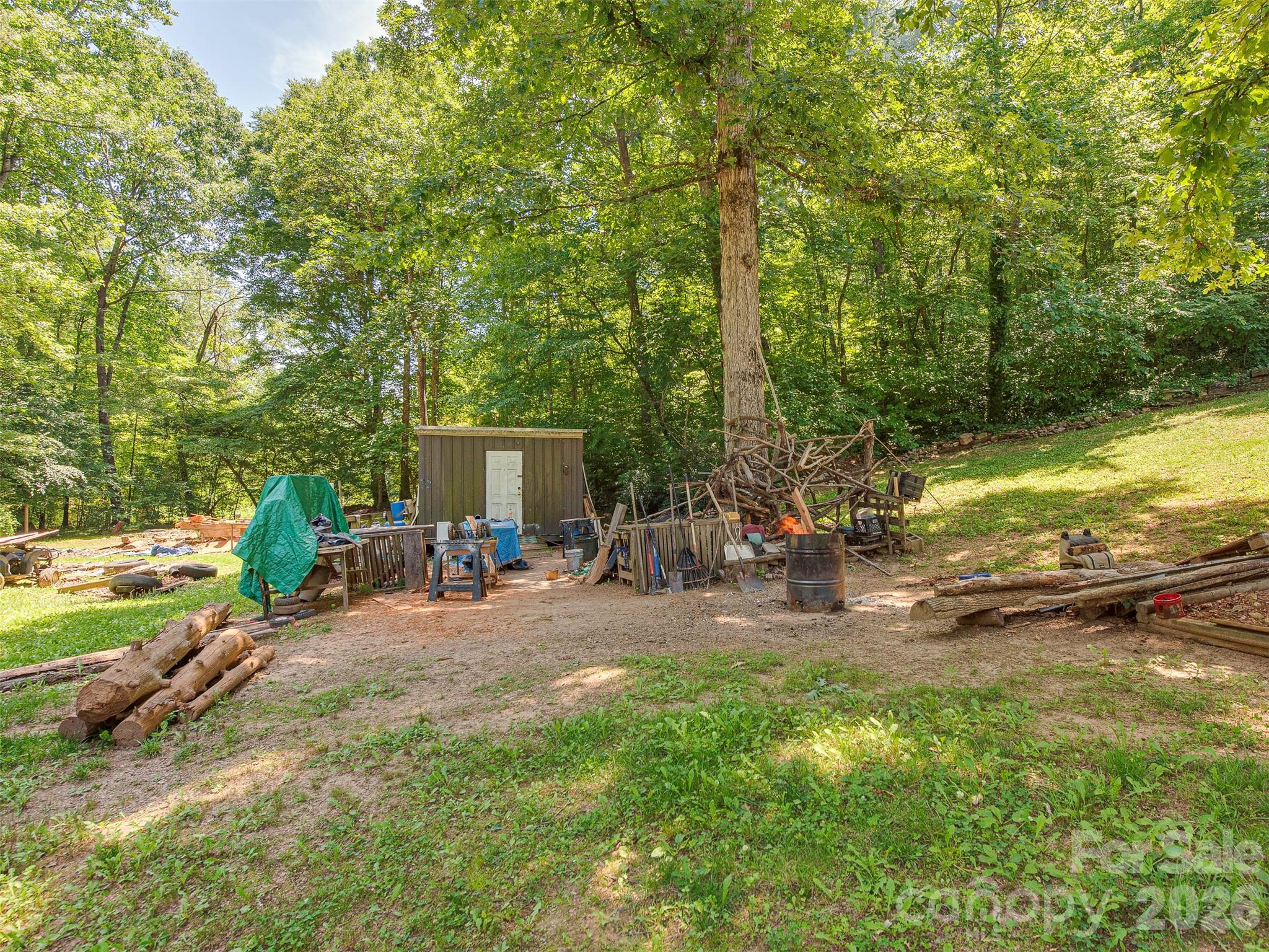 3901 Hickory Highway Property Photo 6