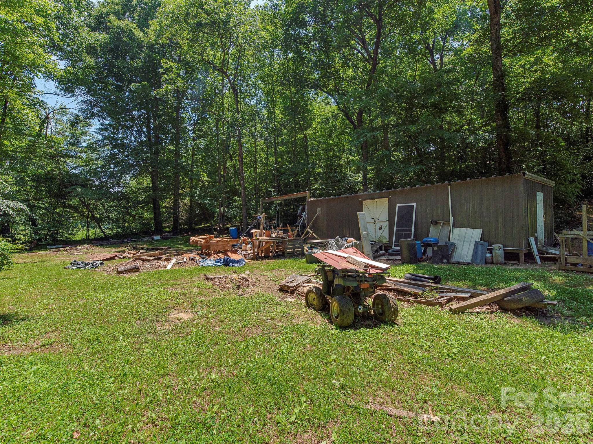 3901 Hickory Highway Property Photo 7