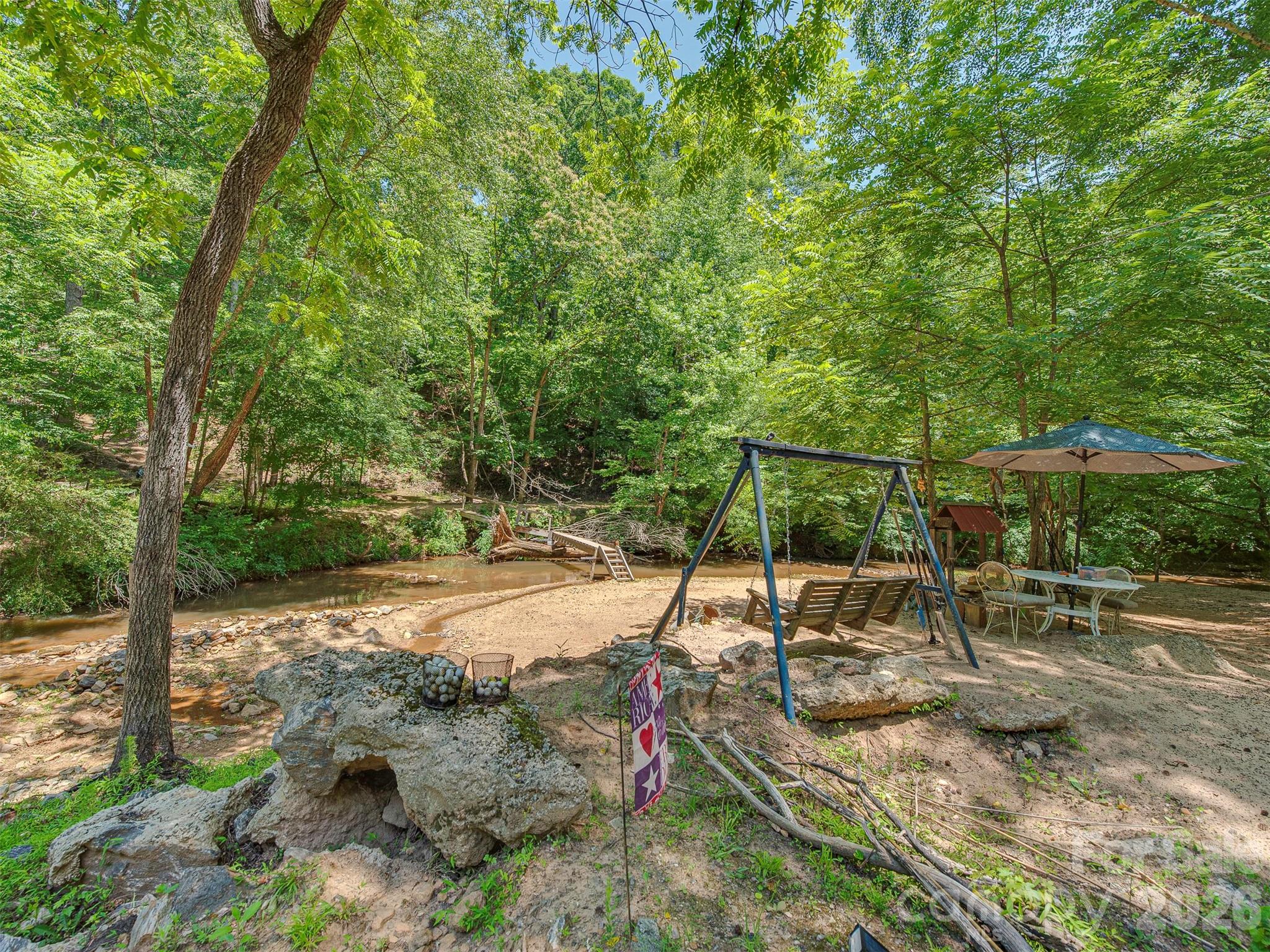 3901 Hickory Highway Property Photo 12