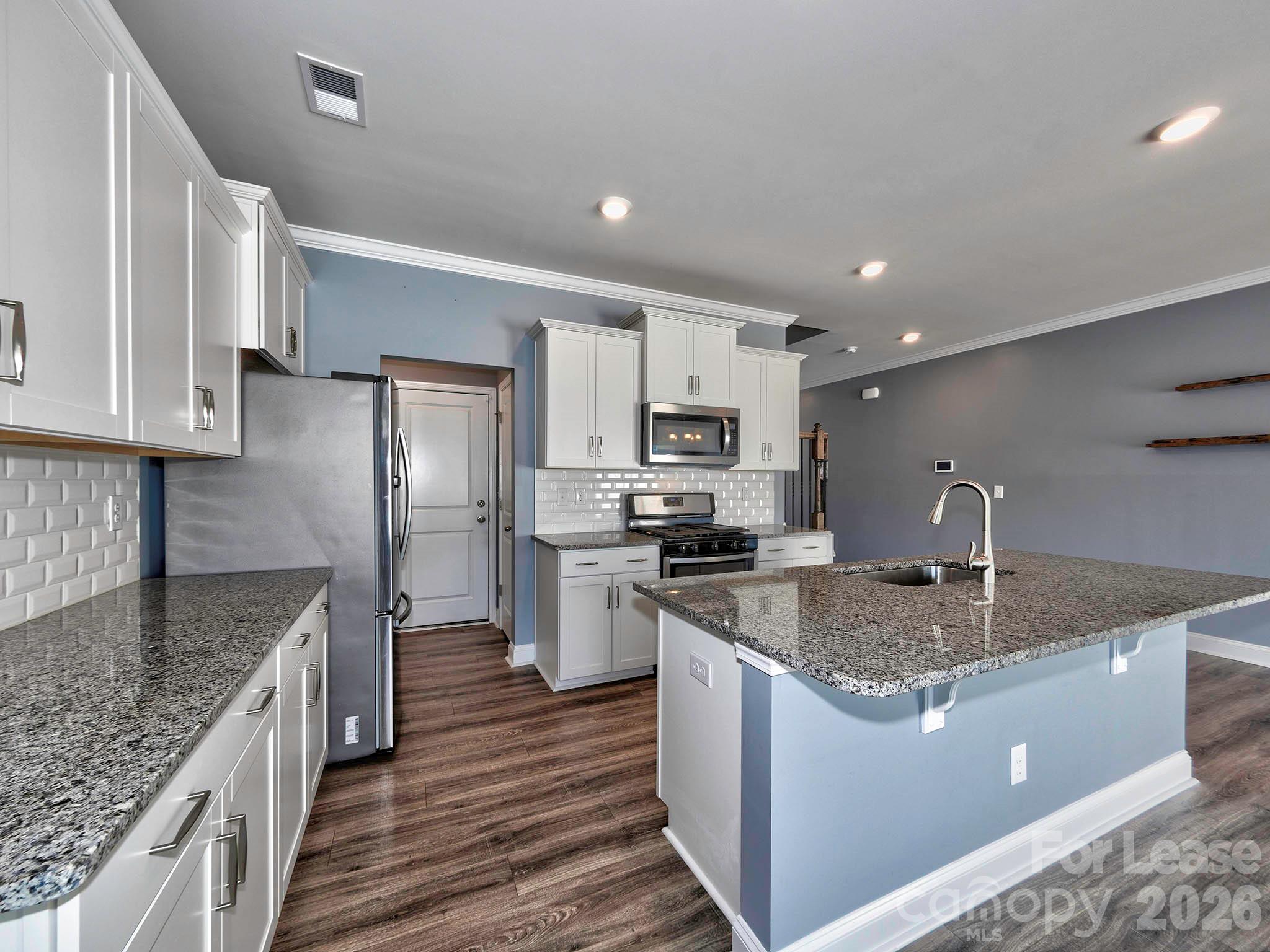 915 Emma Kate Court Property Photo 6