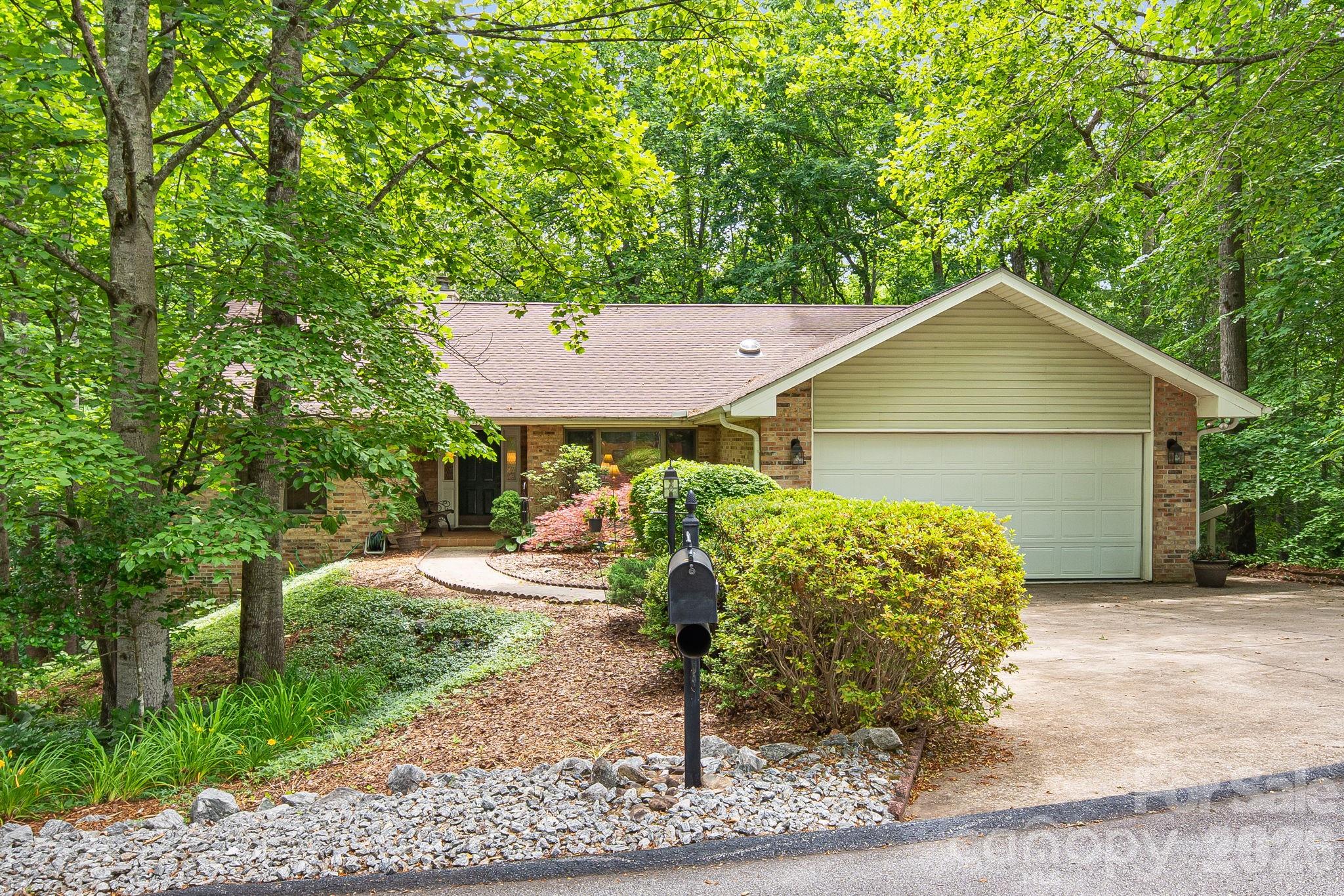 1851 Riverview Court Property Photo 1