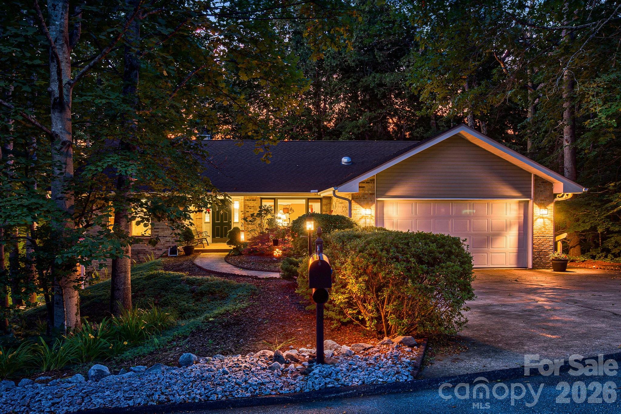 1851 Riverview Court Property Photo 2