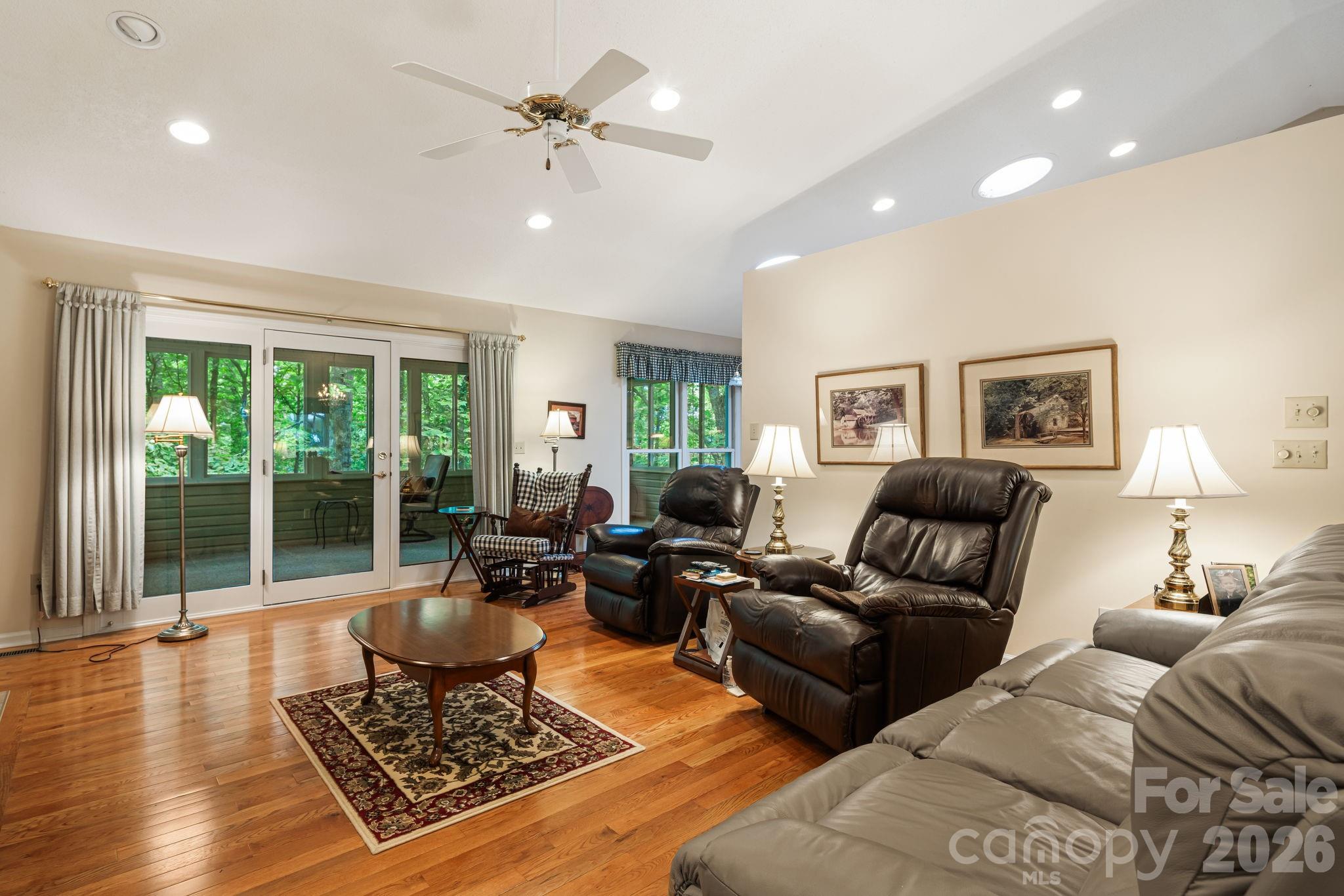 1851 Riverview Court Property Photo 11