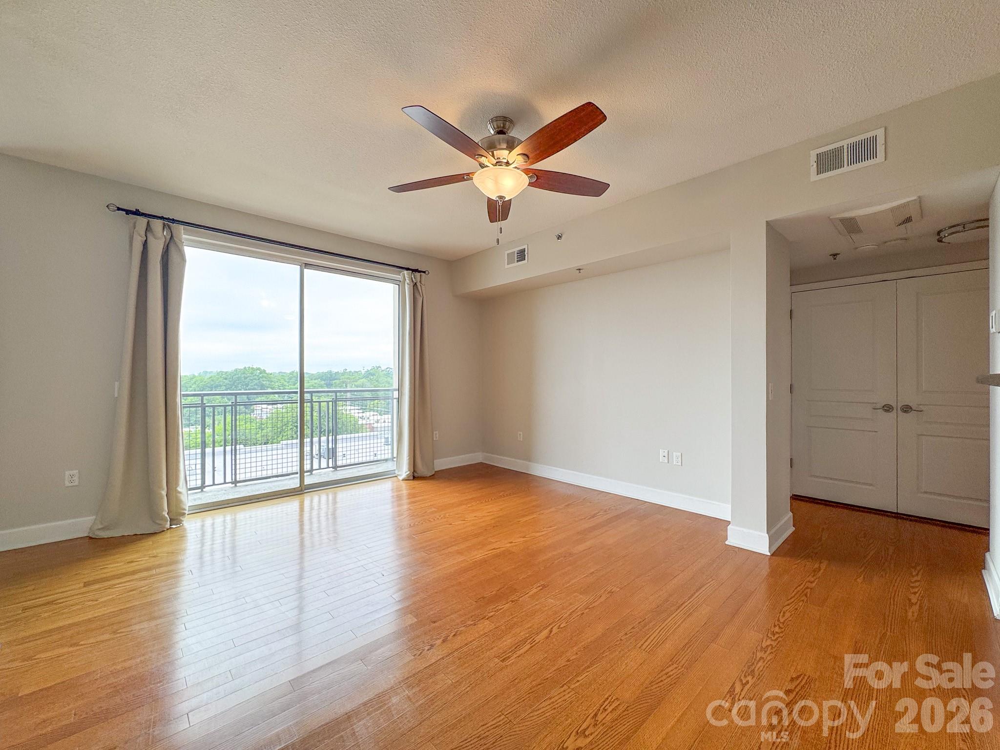 1315 East Boulevard 814 Property Photo 2