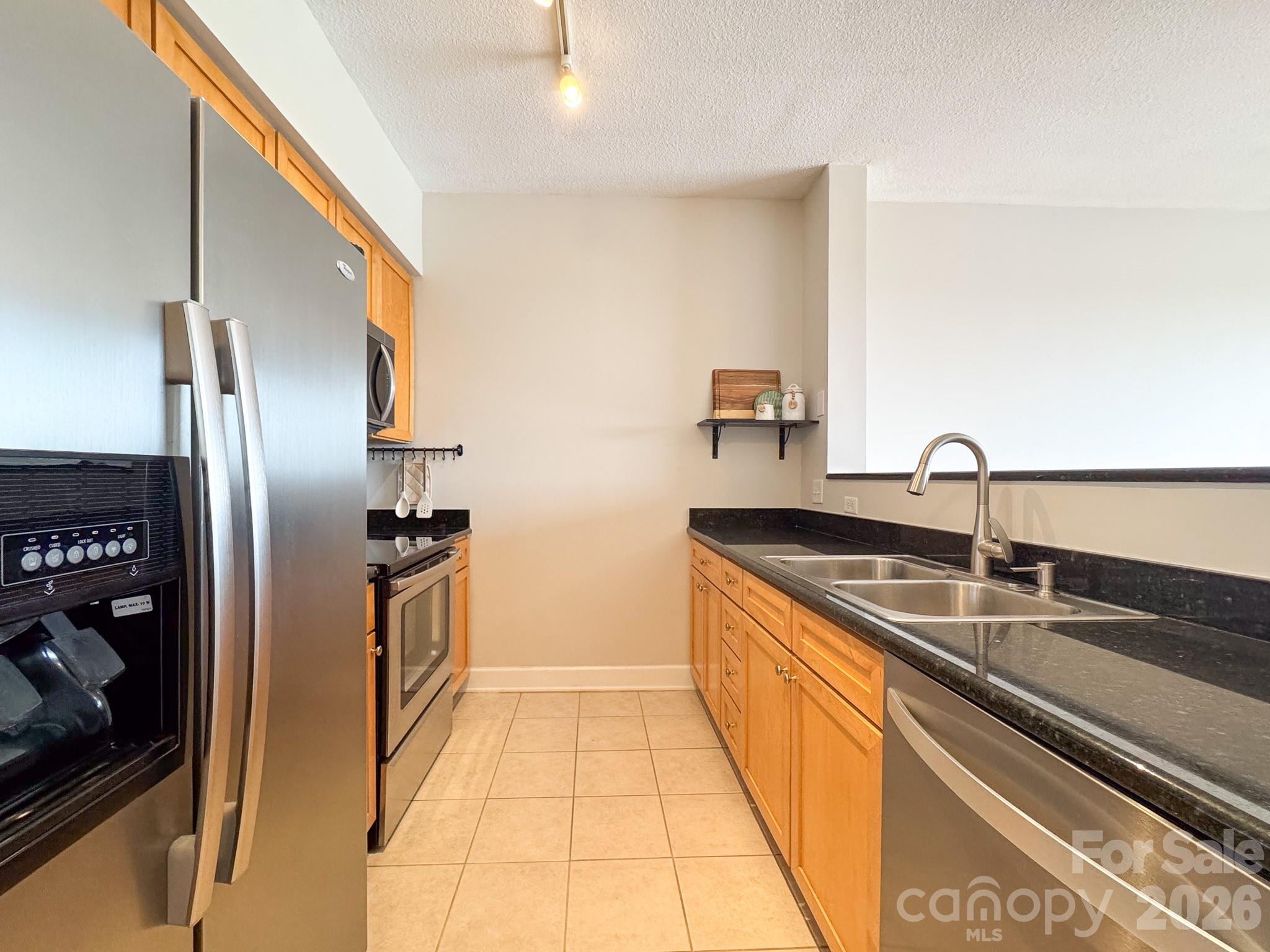1315 East Boulevard 814 Property Photo 7