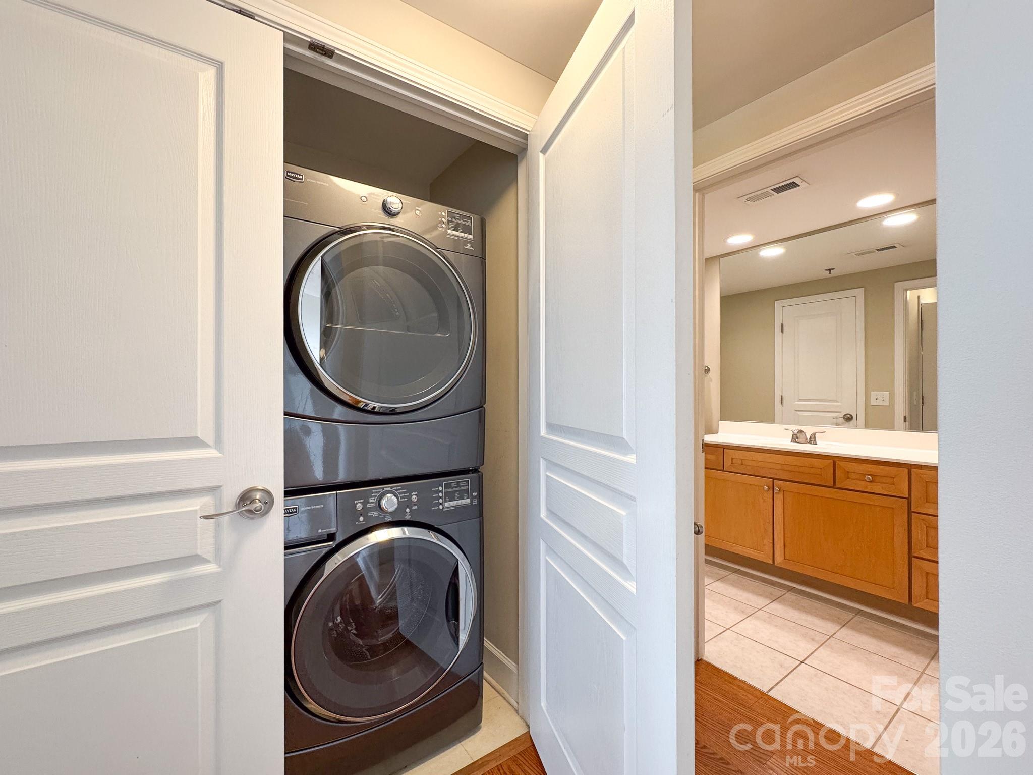 1315 East Boulevard 814 Property Photo 17