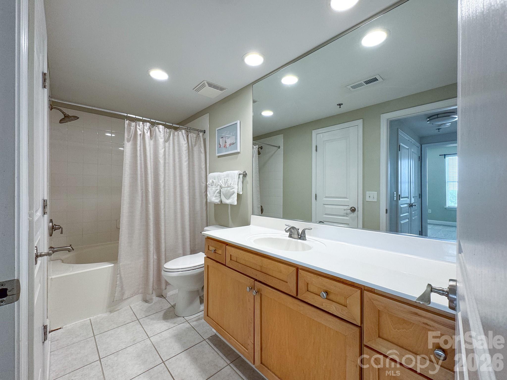 1315 East Boulevard 814 Property Photo 18