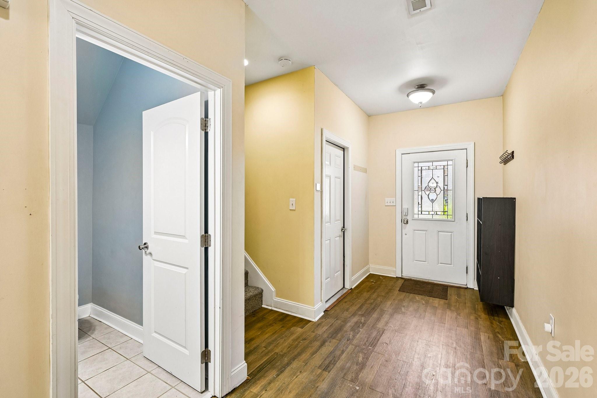 109 Sherman Oaks Lane Property Photo 4